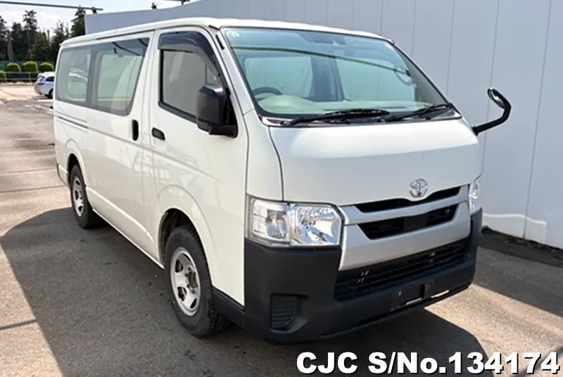 Toyota / Hiace 2021