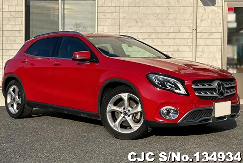 Mercedes Benz / GLA Class 2018