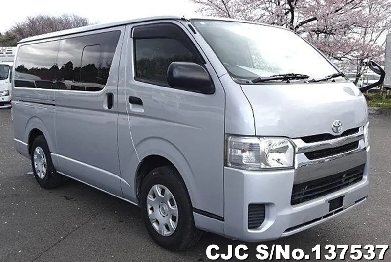 Toyota / Hiace 2017