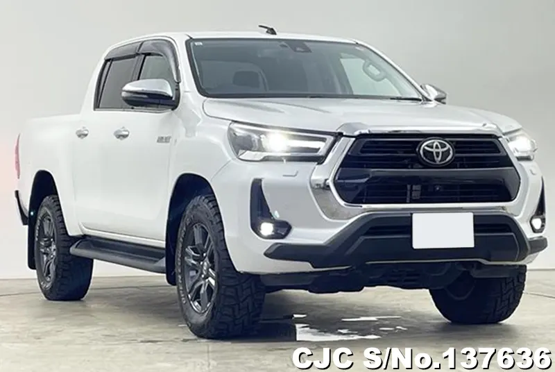 Toyota / Hilux 2023
