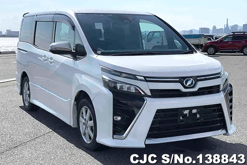 Toyota / Voxy 2017